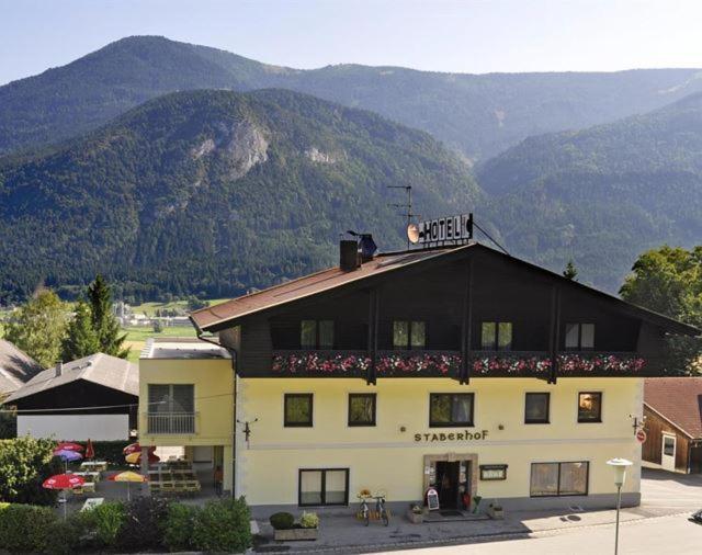 Dorfgasthof Hotel Staberhof Kellerberg Eksteriør billede